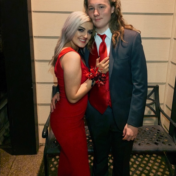 V-NECK SEXY MERMAID STYLE RED PROM DRESS - Picture 5 of 5